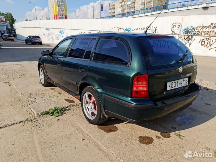 В разборе Шкода Октавия А4 Универсал