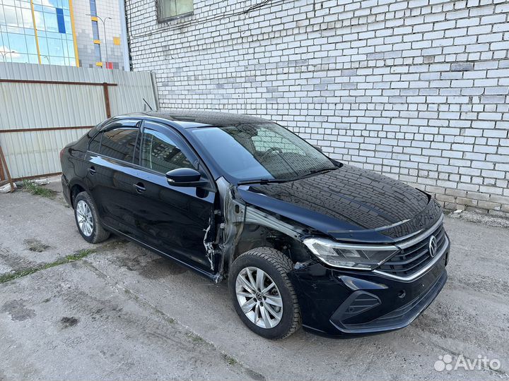 Volkswagen Polo 1.6 AT, 2021, битый, 20 000 км