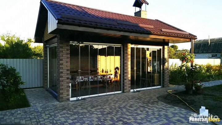 Безрамное остекление беседки
