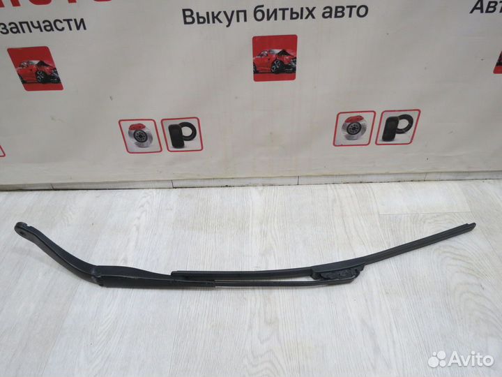 Поводок дворника передний Renault Sandero 2