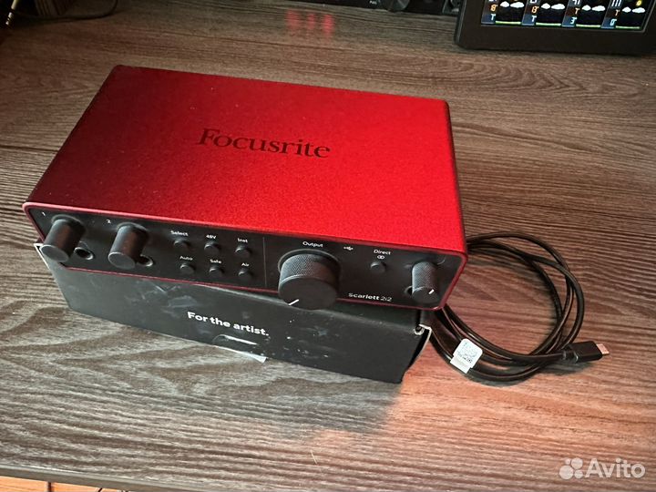 Аудиоинтерфейс Focusrite Scarlett 2i2 4th Gen