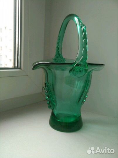 Конфетница с ручкой из цветного чешского стекла(сс