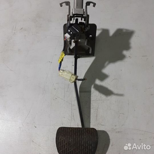 Педаль тормоза ssangyong actyon NEW 2011