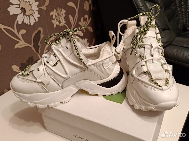 Кроссовки женские 38 размер