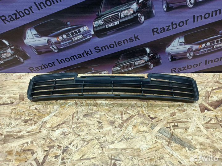 Решетка бампера Mitsubishi Carisma 2002