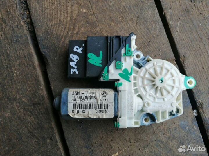 Моторчик стеклоподъемника Volkswagen Golf 4