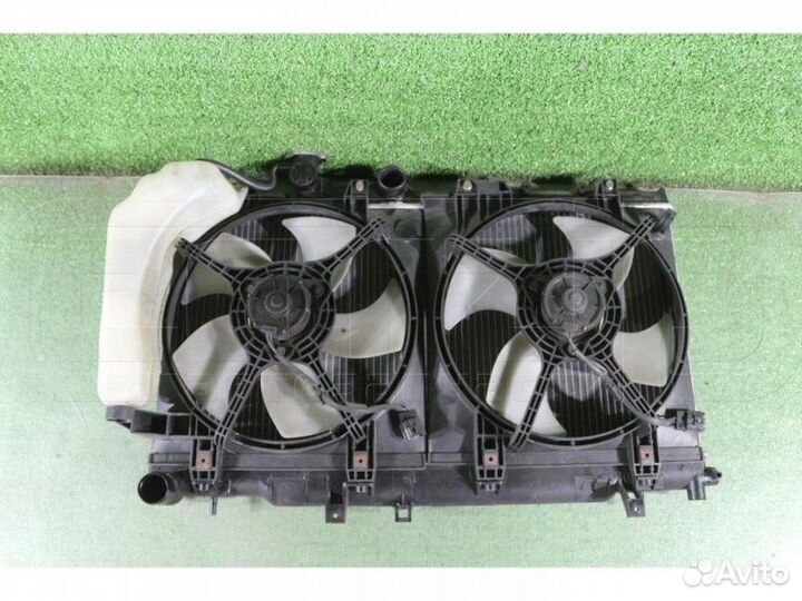 Радиатор охлаждения двигателя Subaru Legacy