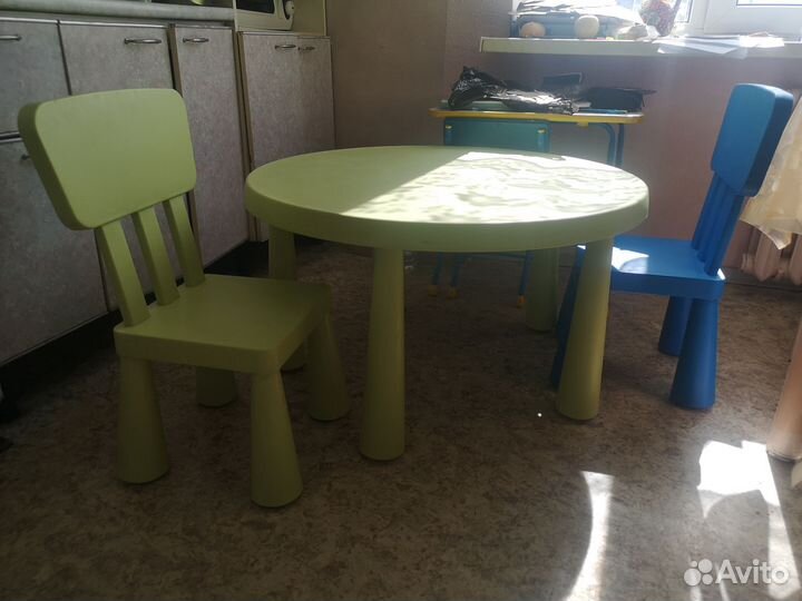 Детский стол и стулья IKEA