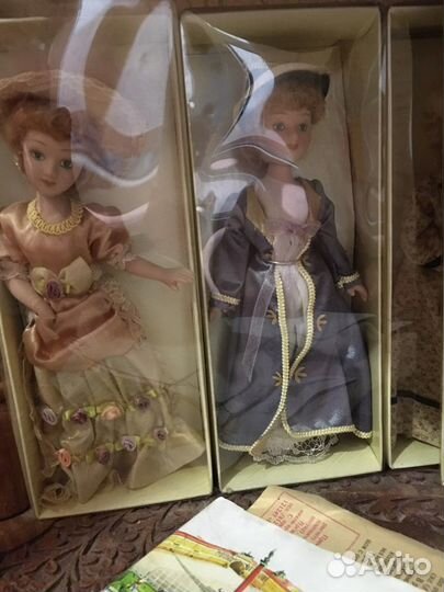 Кукла фарфоровая коллекционная