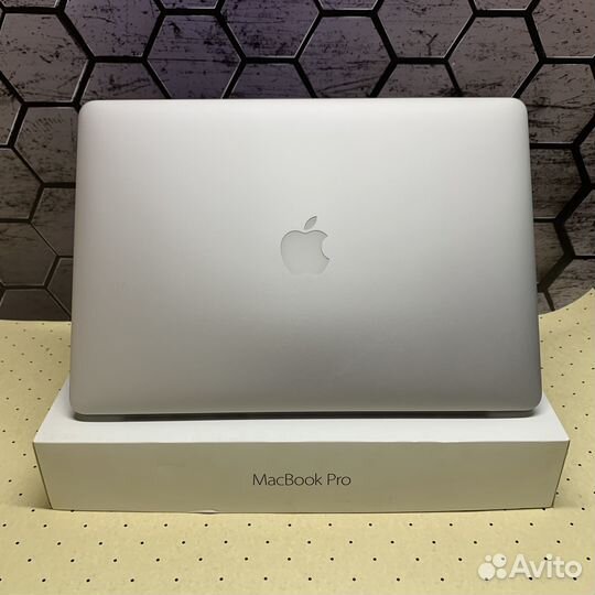 Отличный ноутбук MacBook Pro 15 2014 i7