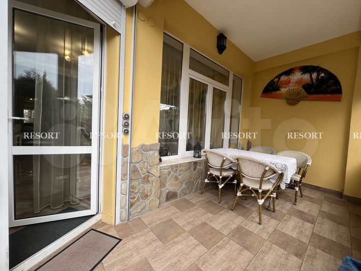 Дом 250 м² на участке 2 сот.