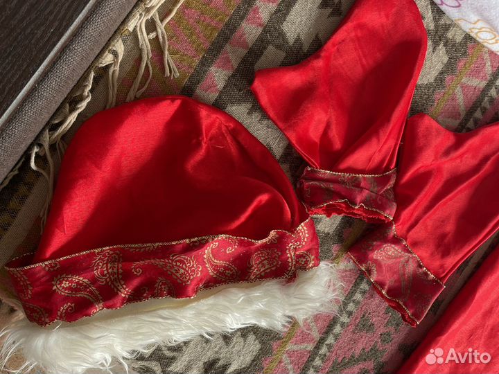 Костюм Деда Мороза+ борода и парик + валенки