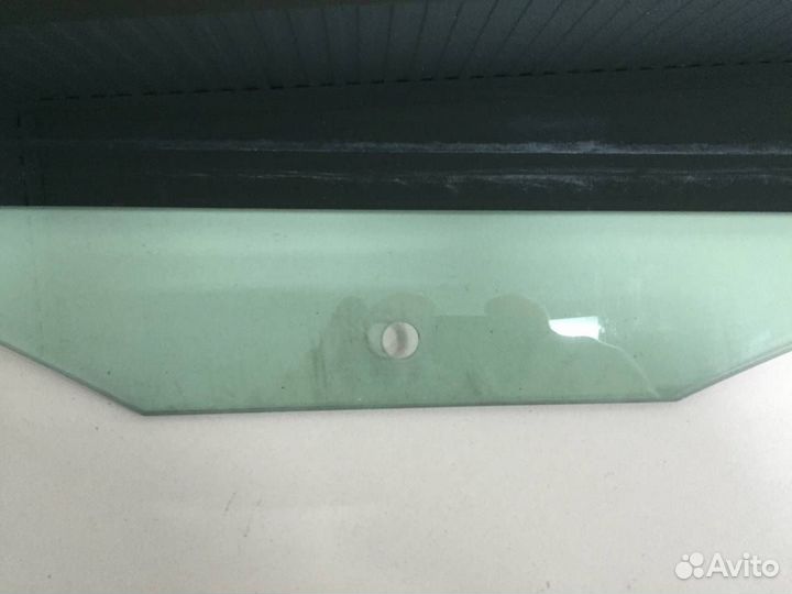 Стекло двери задней правой Volkswagen Tiguan 5N2 2