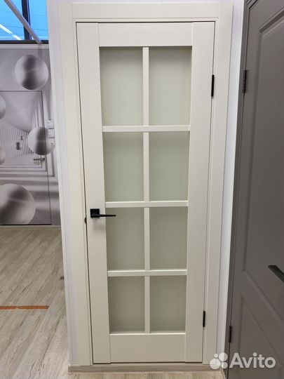 Двери межкомнатные белые со стеклом