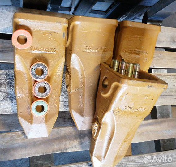 Коронка скальная Caterpillar J550