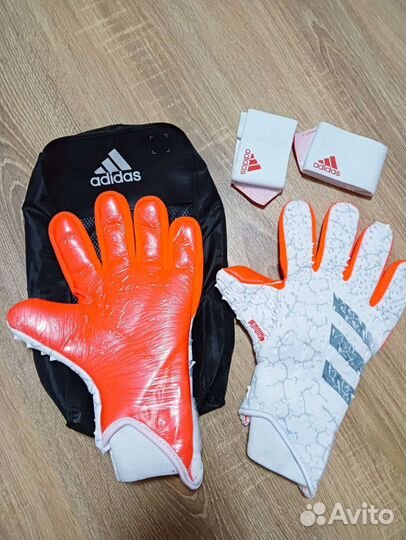 Вратарские перчатки adidas predator pro