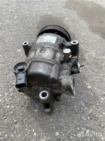 Компрессор кондиционера Skoda Octavia A7