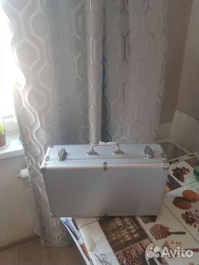 Аппарат микротоковой терапии для лица и тела