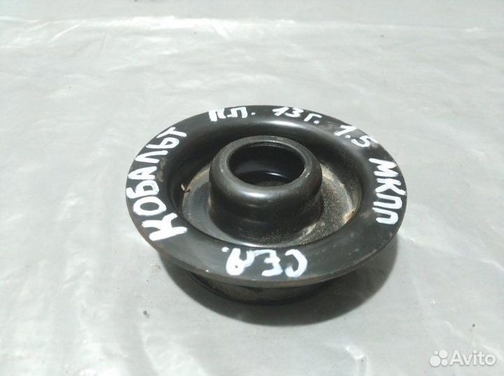 Опора стойки амортизатора передняя правая