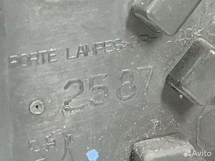 Фонарь задний левый габаритный для Peugeot 607