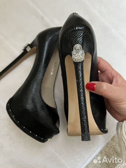 Туфли женские 36 размер на высоком каблуке