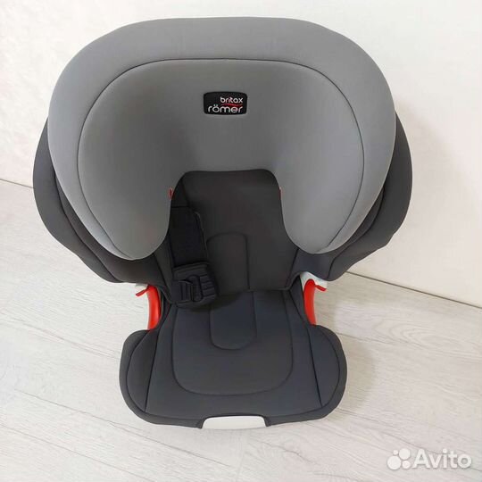 Britax romer kidfix xp 15 36 кг Серое