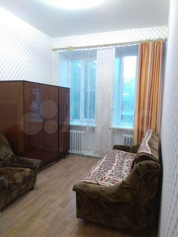 Комната 13 м² в 8-к., 2/2 эт.