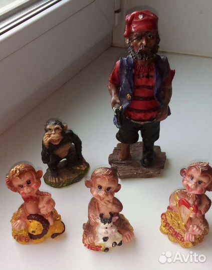 Сувениры и статуэтки