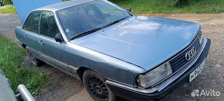 Капот Ауди 200