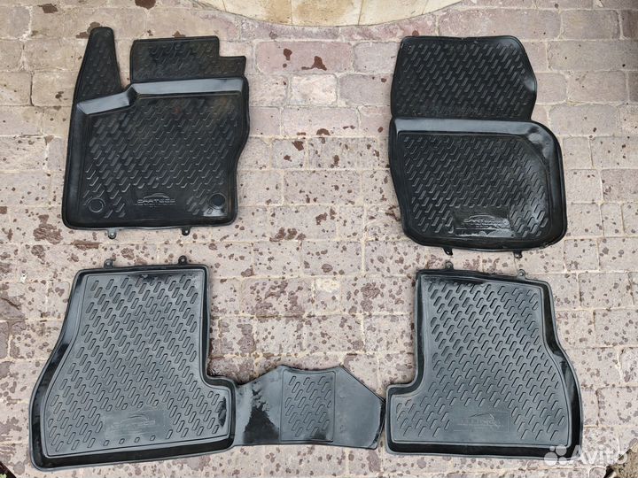 Комплект ковриков в салон на 