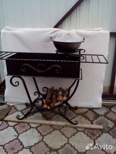 Мангалы с элементами ковки