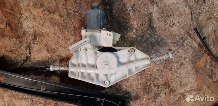 Стеклоподъемник электр. передний левый Mercedes-Be