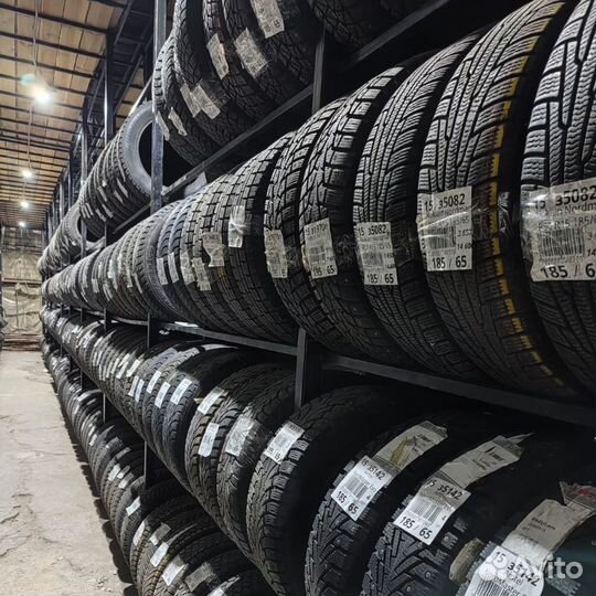 Bridgestone Blizzak Spike-01 215/65 R16 98T