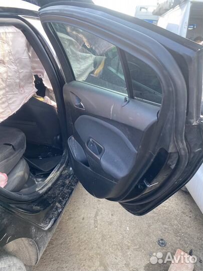 Резинка дверная правая задняя Chevrolet Cruze