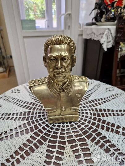 Бюст И.В. Сталина