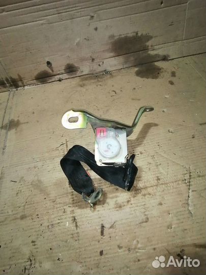 Ремень безопасности зад лево Мазда 626