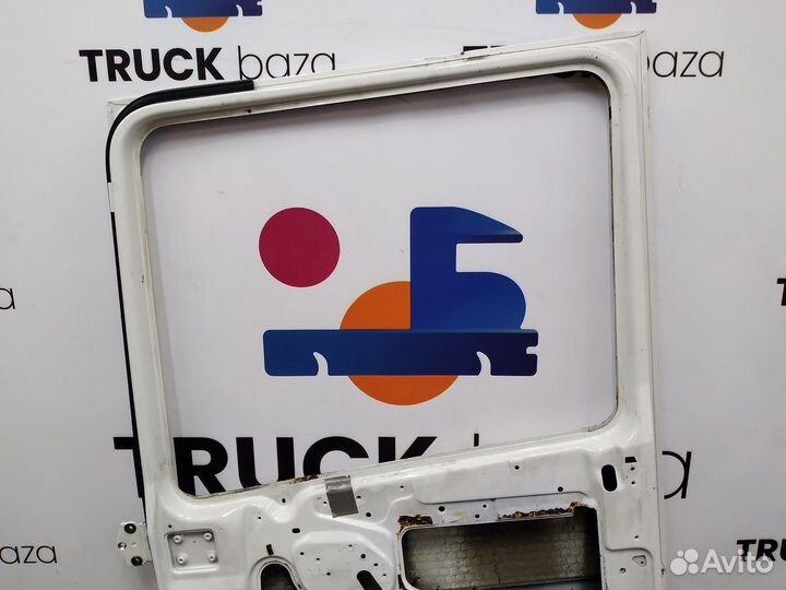 1676219 Каркас двери правой