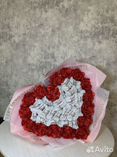 Букет из атласных роз