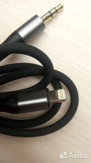 Кбаель Lightning на mini Jack 3.5 mm