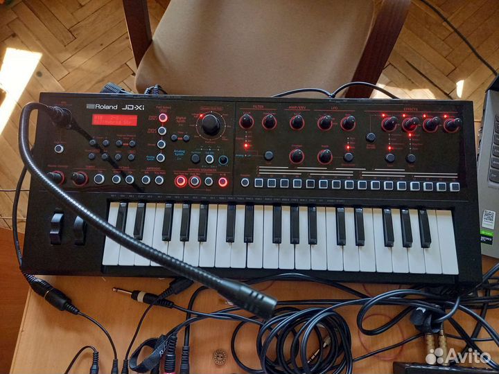 Синтезатор Roland JD-XI c фирменной сумкой