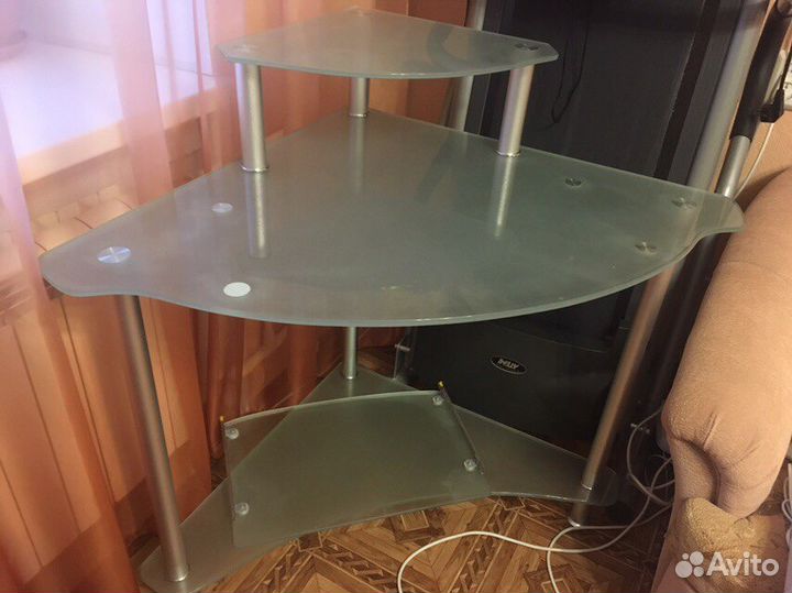 Компьютерный стол