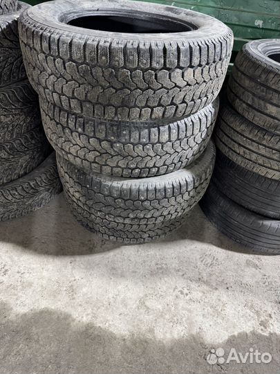 Yokohama IceGuard Stud IG65 235/65 R17