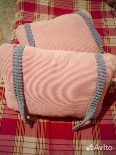 Подушечки для дивана или кровати