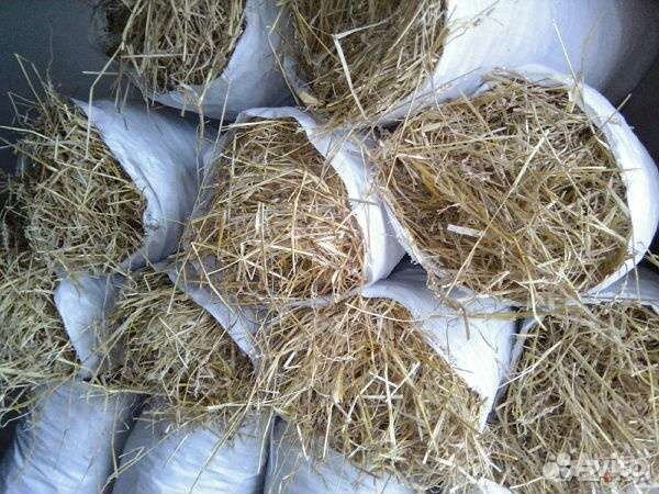 Сено в мешках