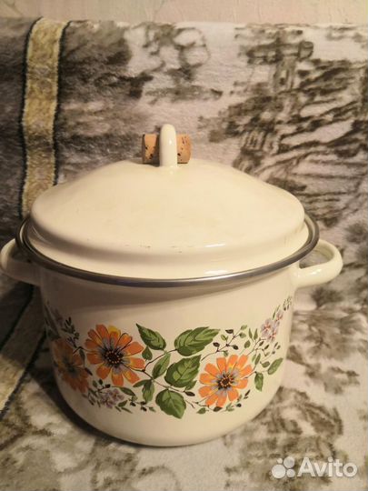 Набор кастрюль