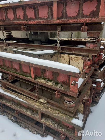 Вибропресс для производства блоков теплостен