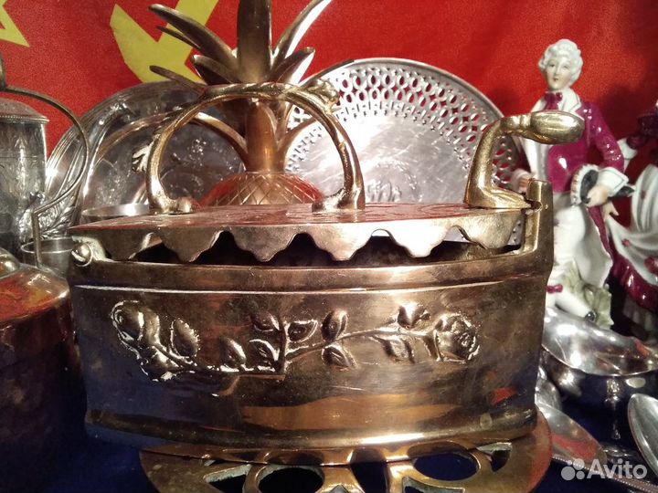 Утюг латунный декоративный.Винтаж