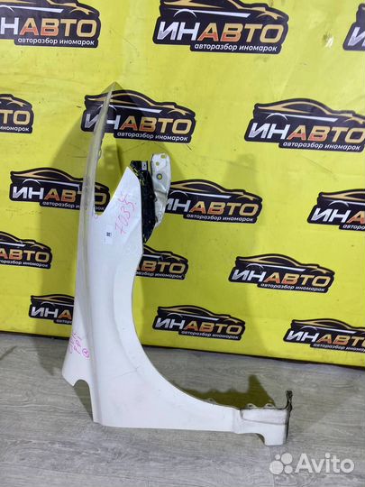 Крыло правое переднее Honda civic 4d