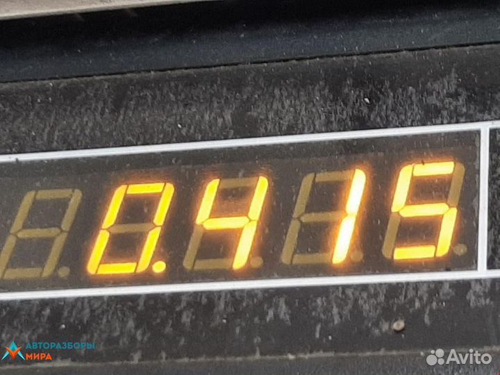 Подстаканник Volkswagen Golf 4 2001 1J0858601D