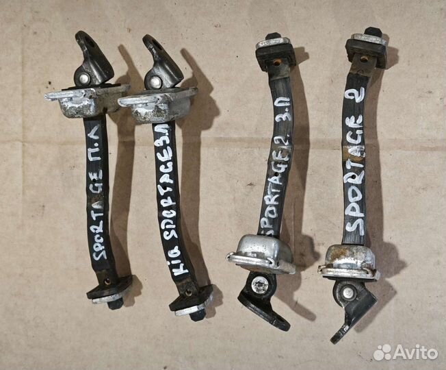 Ограничитель двери пер/зад Kia Sportage 2 2004-10